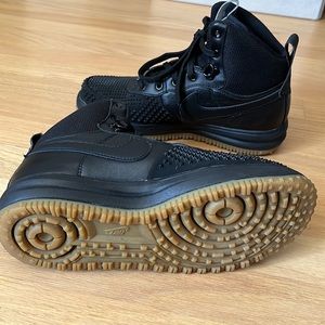 AF1 Duck boot size 5.5Y = Women’s size 7